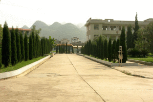 中學(xué)，我的中轉站(愛(ài)的中轉站散文)