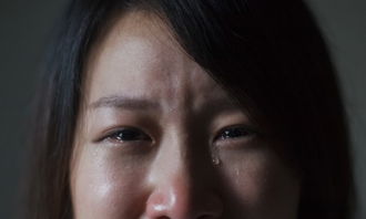 面對我流淚了作文開(kāi)頭