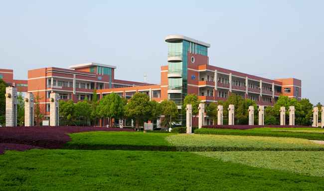 關(guān)于校園作文150個(gè)字