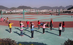 描寫(xiě)一個(gè)校園早晨200字作文