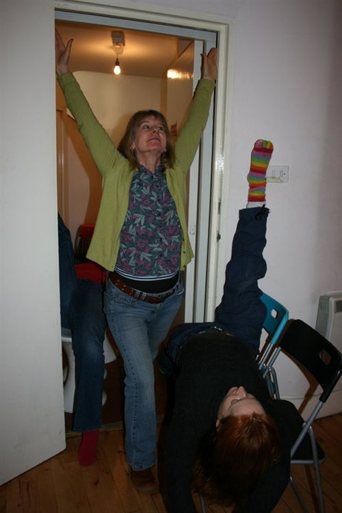 給人背部拉筋注意事項