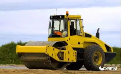 壓路機安全操作規程及注意事項,壓路機安全注意事項,壓路機施工安全注意事項