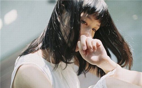 對啊，就是嫌你窮才分手的啊