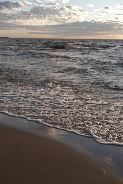 愛(ài)情不只是簡(jiǎn)單的一句承諾